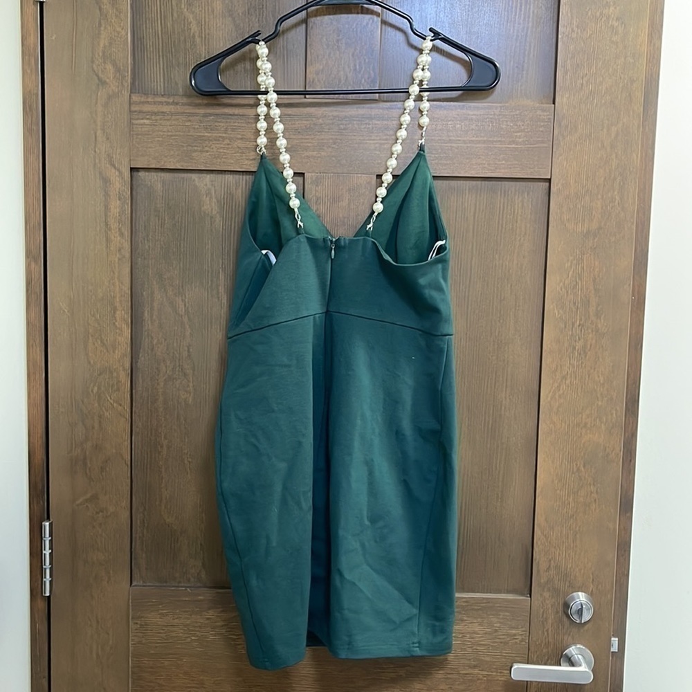 Lulu’s She's Extra Emerald Green Pearl Strap Bodycon Mini Dress Size Medium - Picture 8 of 10